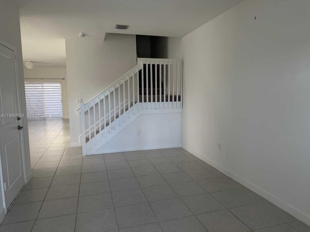 2631 Se 11th St #2631 - Photo 3 of 30