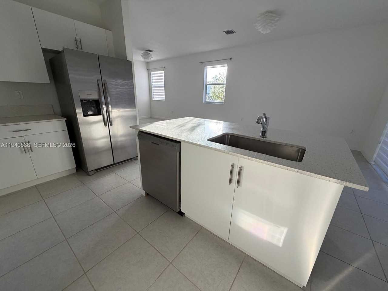 2631 Se 11th St #2631 - Photo 6 of 30