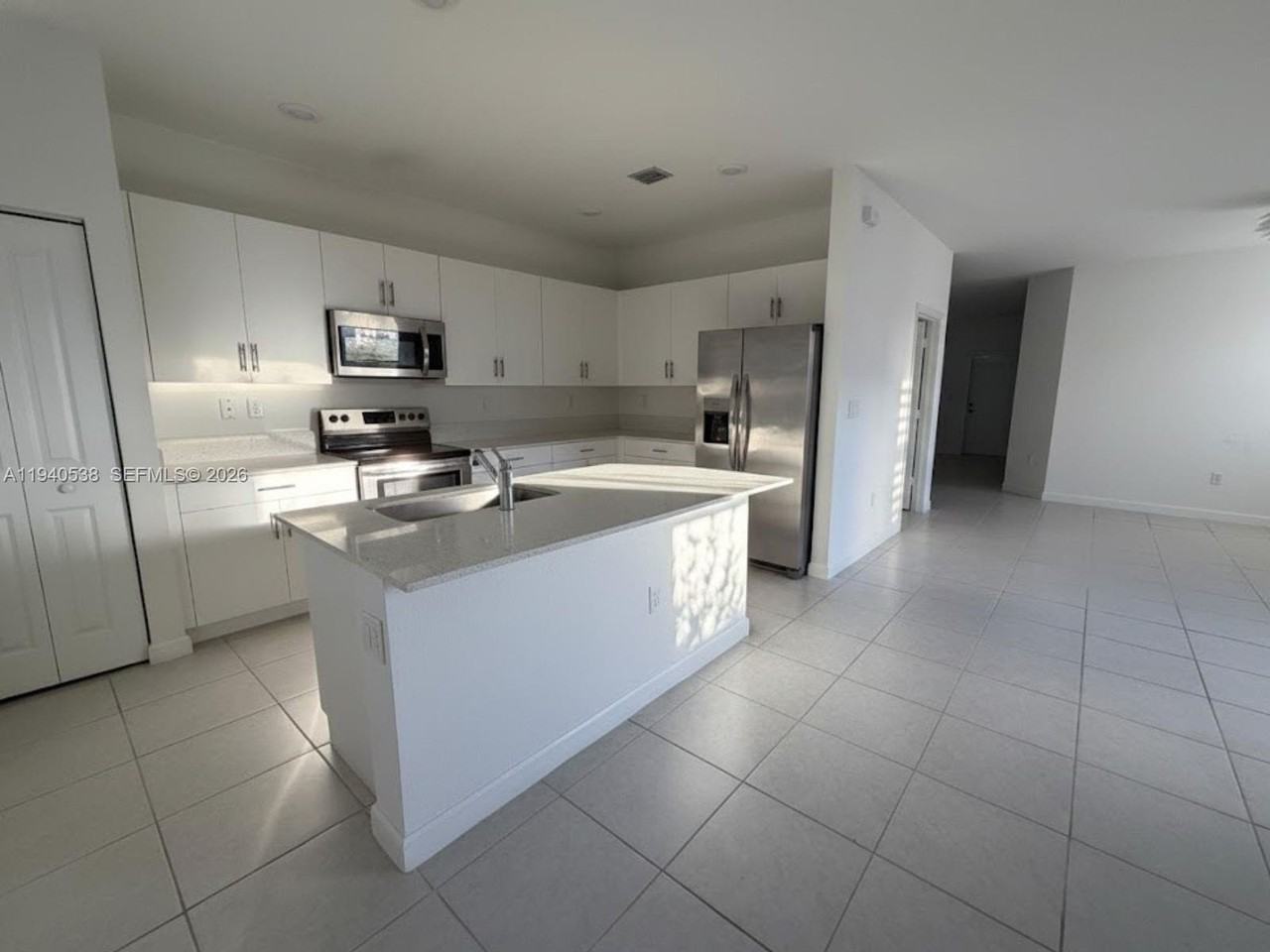 2631 Se 11th St #2631 - Photo 7 of 30