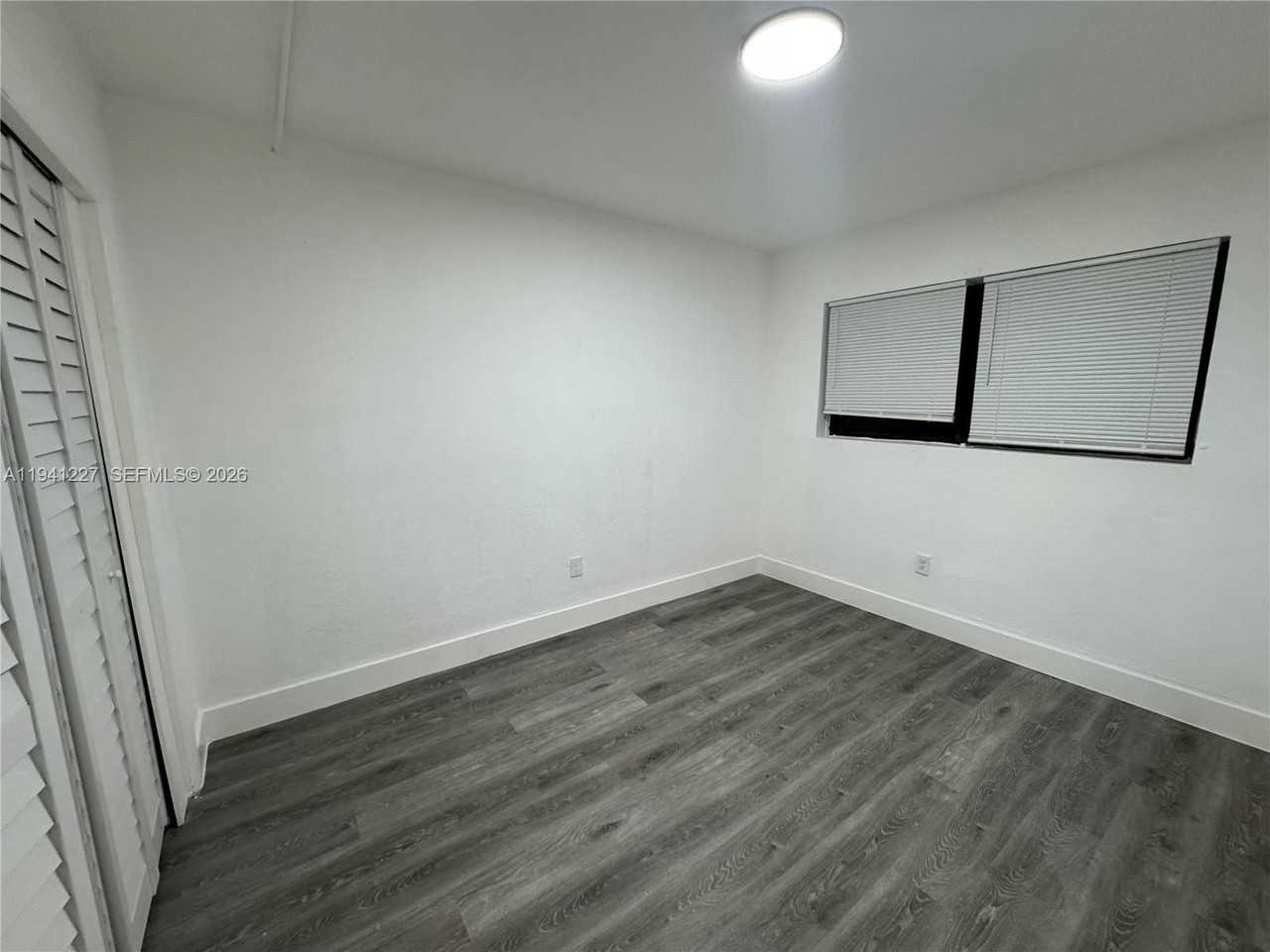 1530 Ne 136th St #13 - Photo 6 of 7