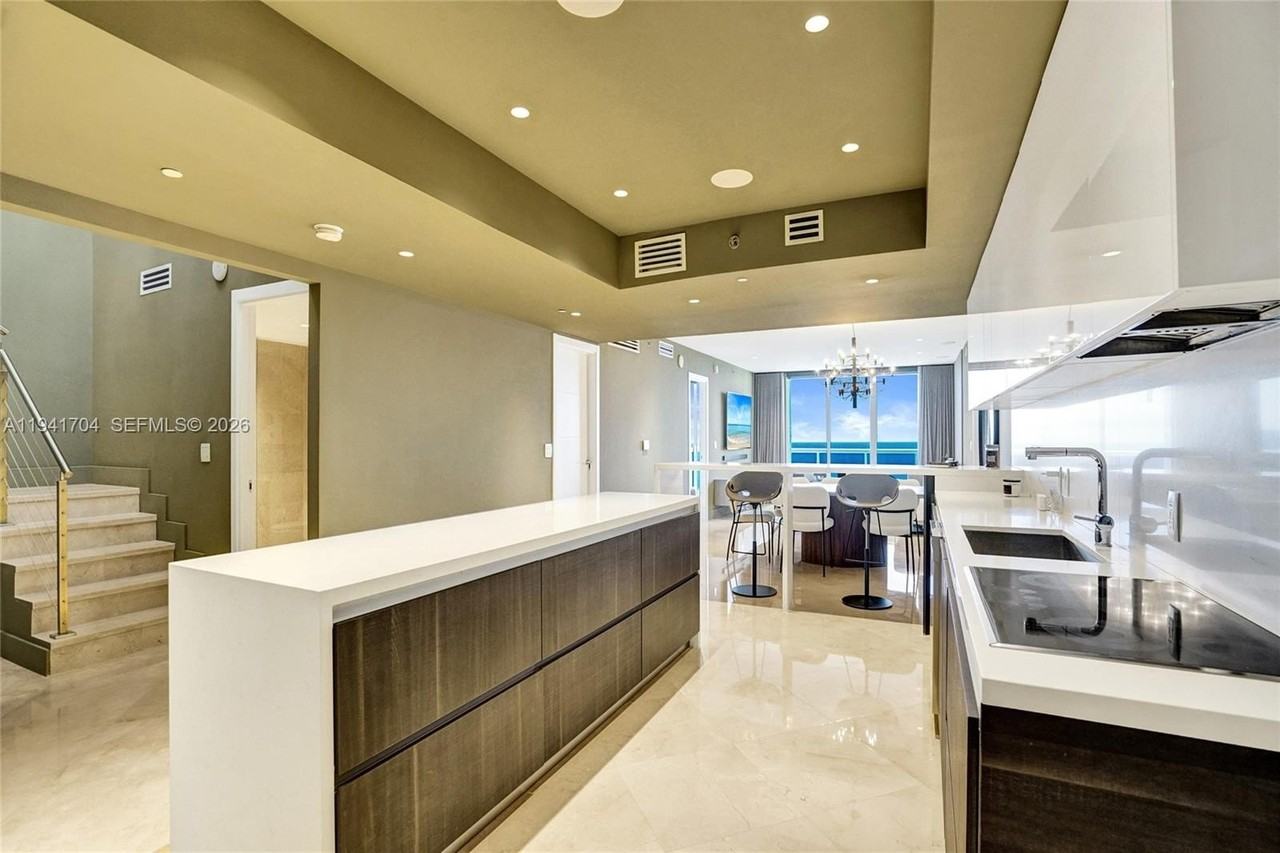 1800 S Ocean Dr #4403 - Photo 2 of 50