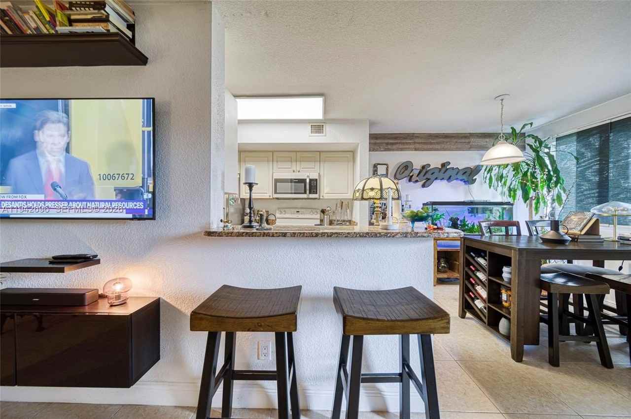 21150 Sw 87th Ave #102 - Photo 4 of 21