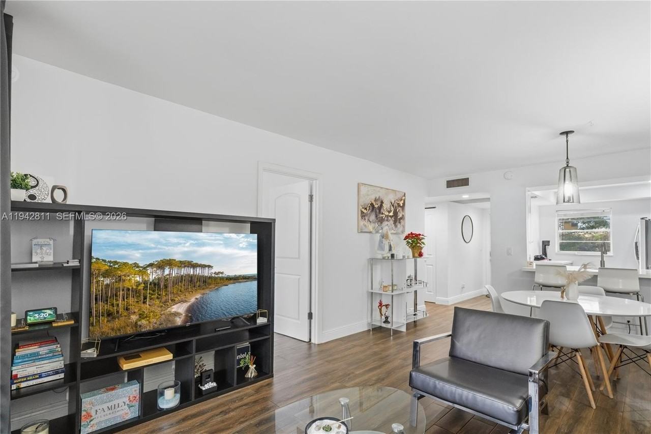 9340 Lagoon Pl #304 - Photo 2 of 50