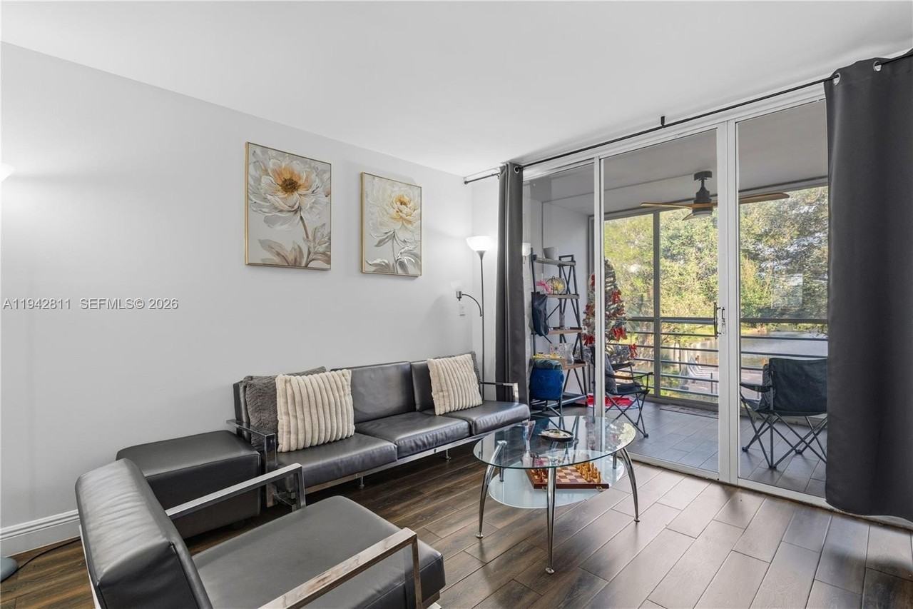 9340 Lagoon Pl #304 - Photo 4 of 50