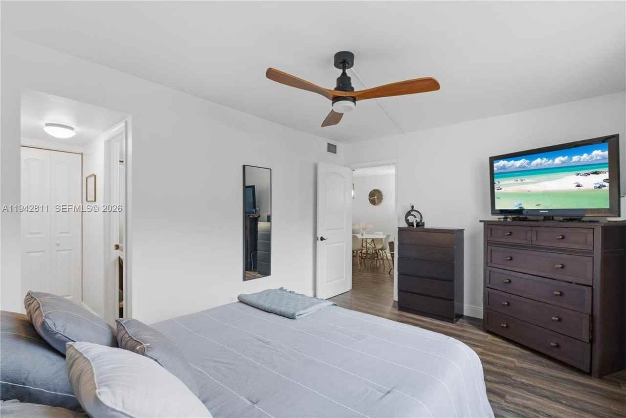 9340 Lagoon Pl #304 - Photo 7 of 50