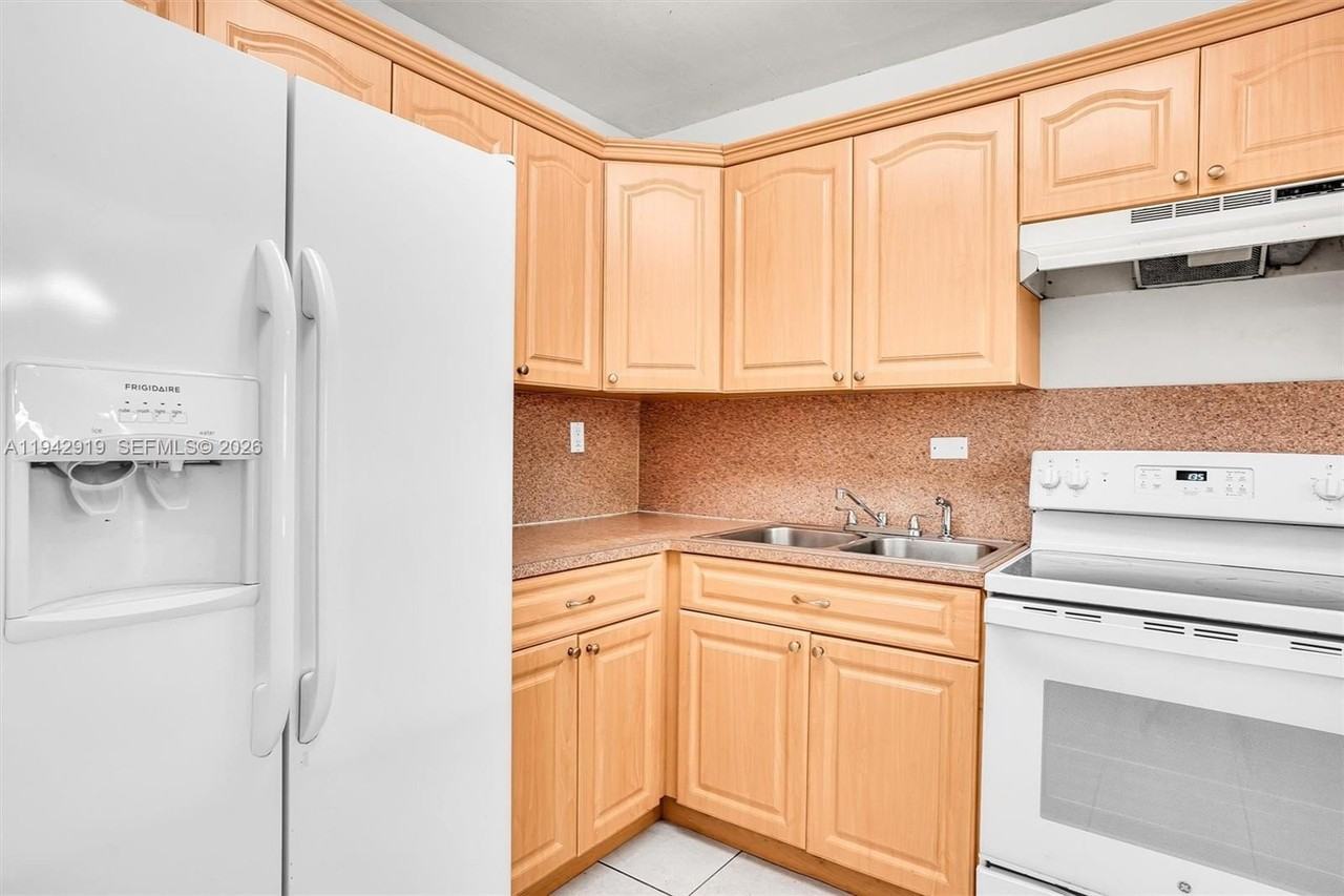 8990 Sw 24th St #33 - Photo 2 of 22