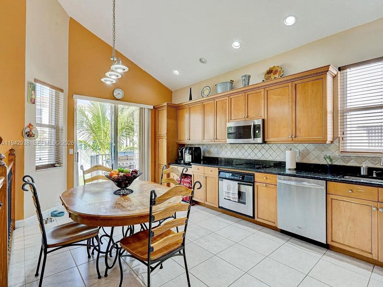 4910 Sw 163rd Ave - Photo 2 of 24