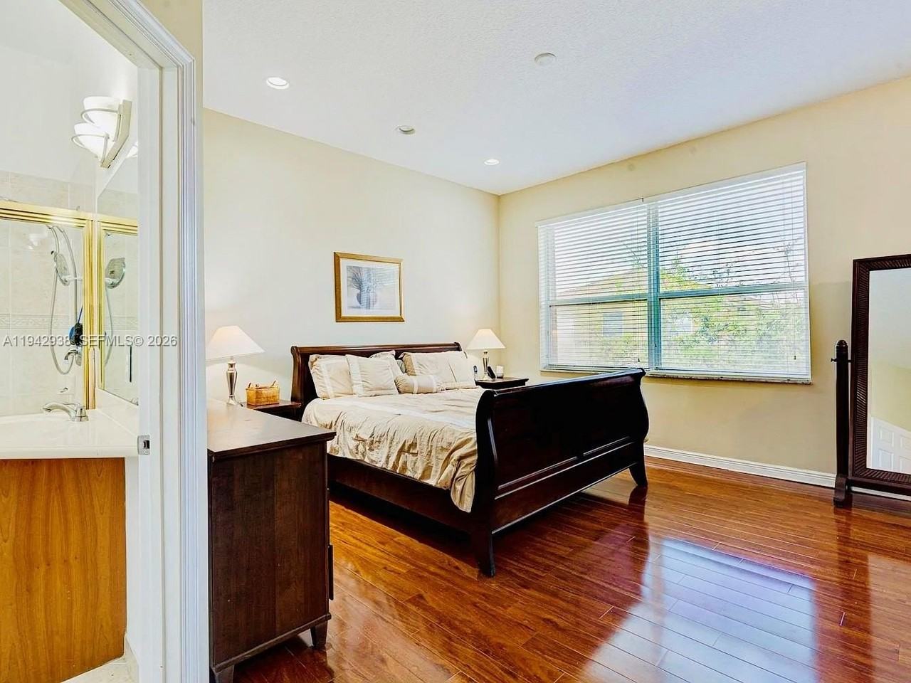 4910 Sw 163rd Ave - Photo 4 of 24