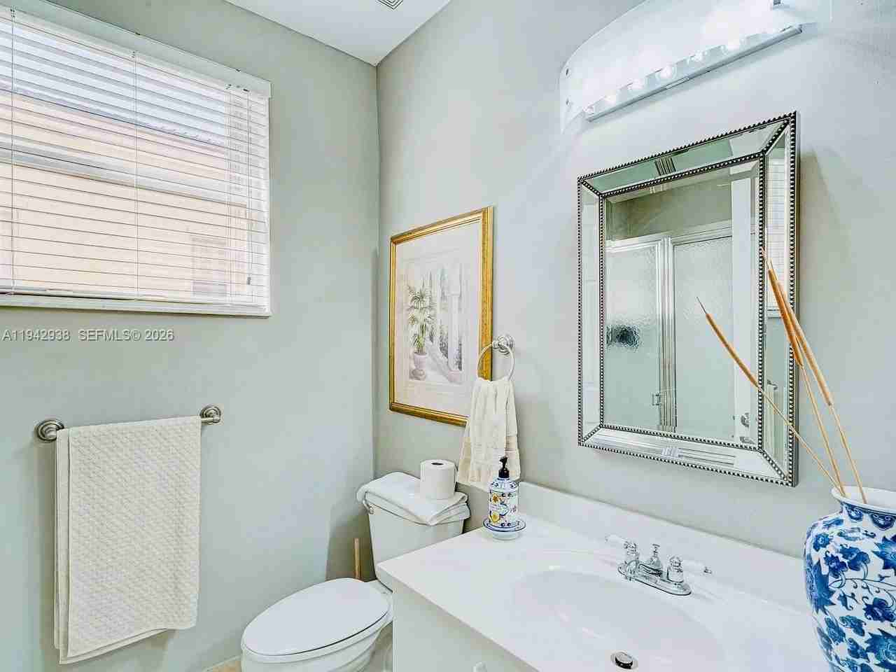 4910 Sw 163rd Ave - Photo 5 of 24