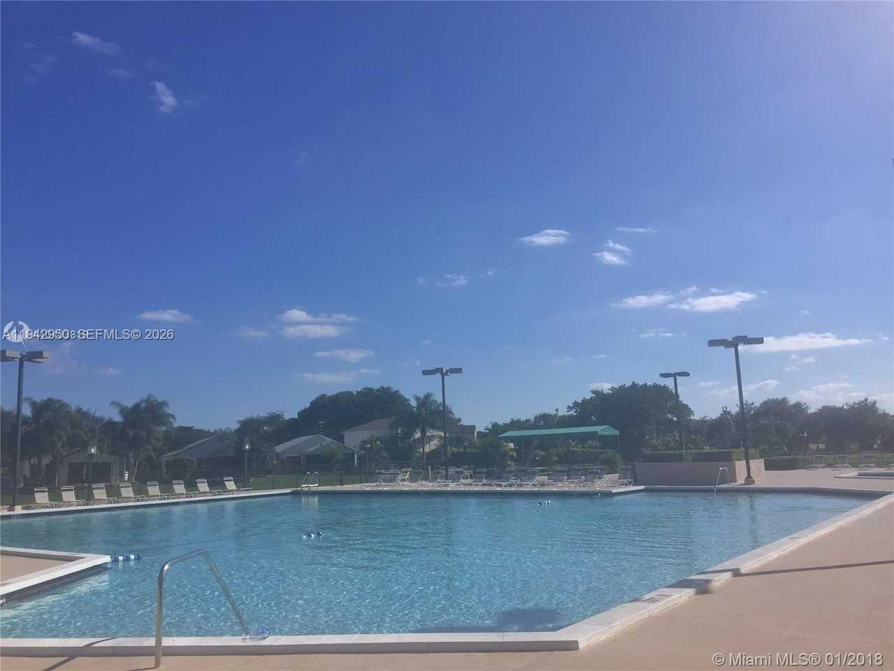 2342 Nw 36th Ave #2342 - Photo 3 of 5