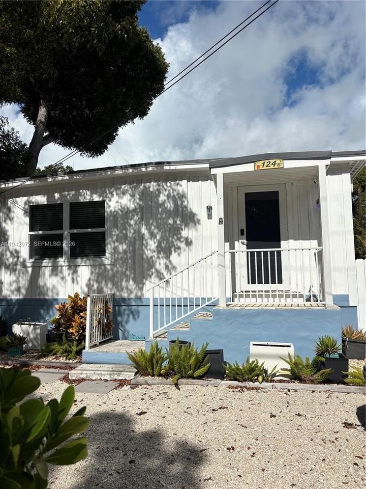 124 S Bay Harbor Dr #124 - Photo 6 of 25