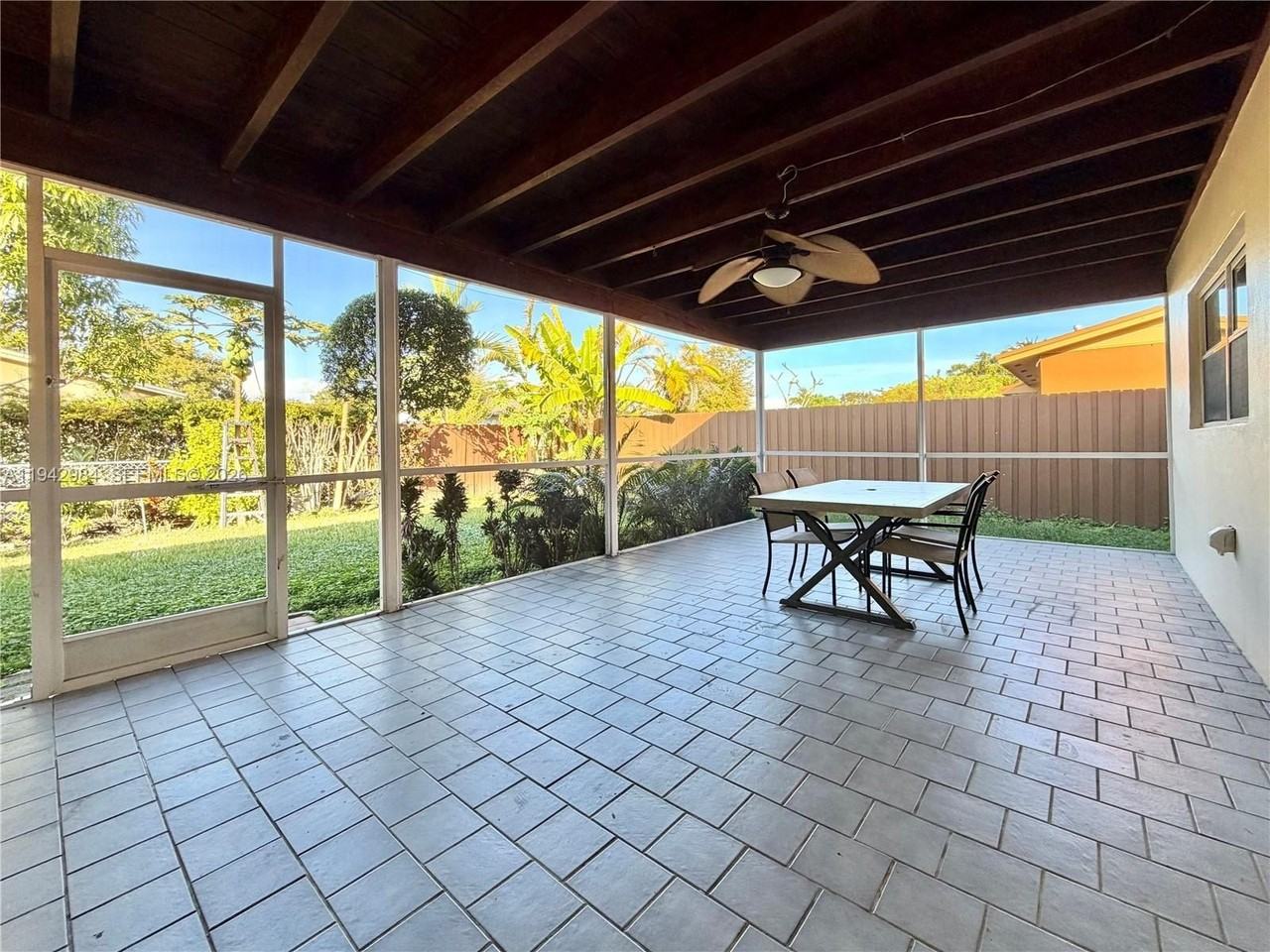 12111 Sw 107th St - Photo 6 of 27