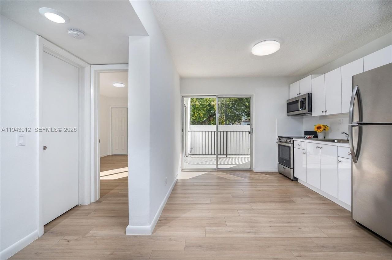 2463 Coral Way #25 - Photo 3 of 18