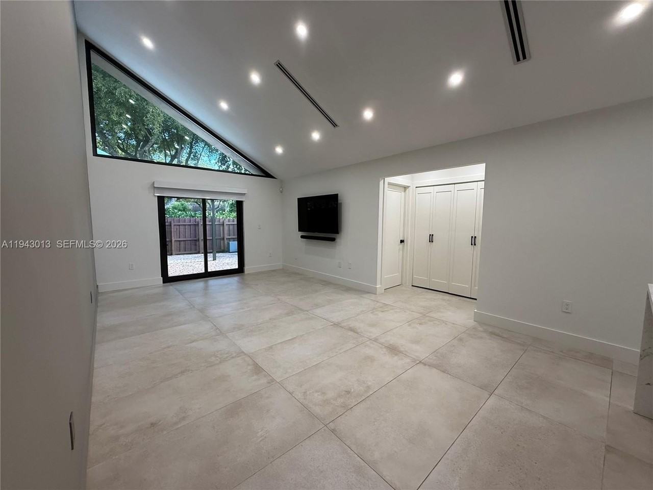 9208 Sw 132nd St - Photo 2 of 24