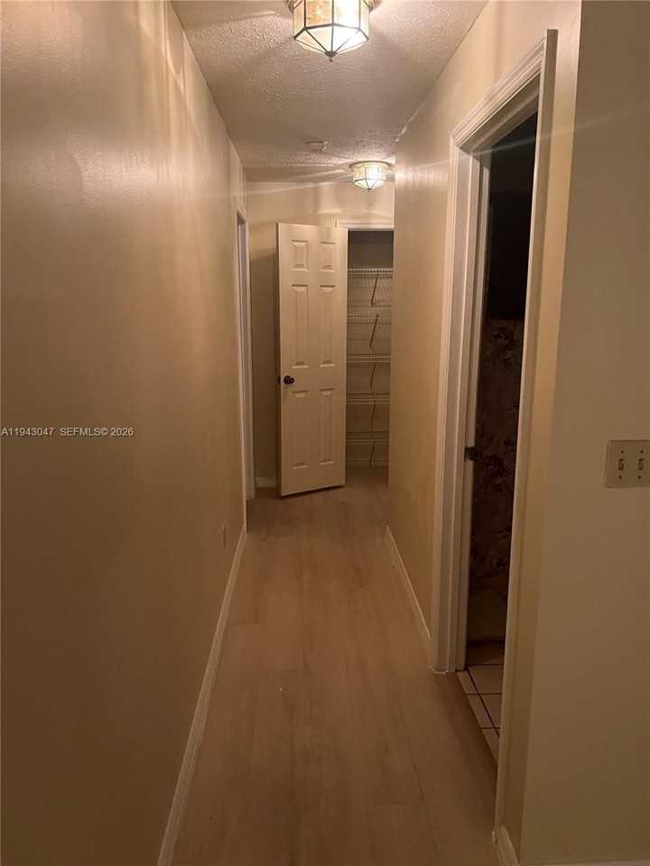 1811 N 45th St #1811 - Photo 3 of 7