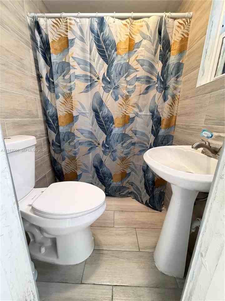 11201 Nw 12th Ave #2 - Photo 6 of 10