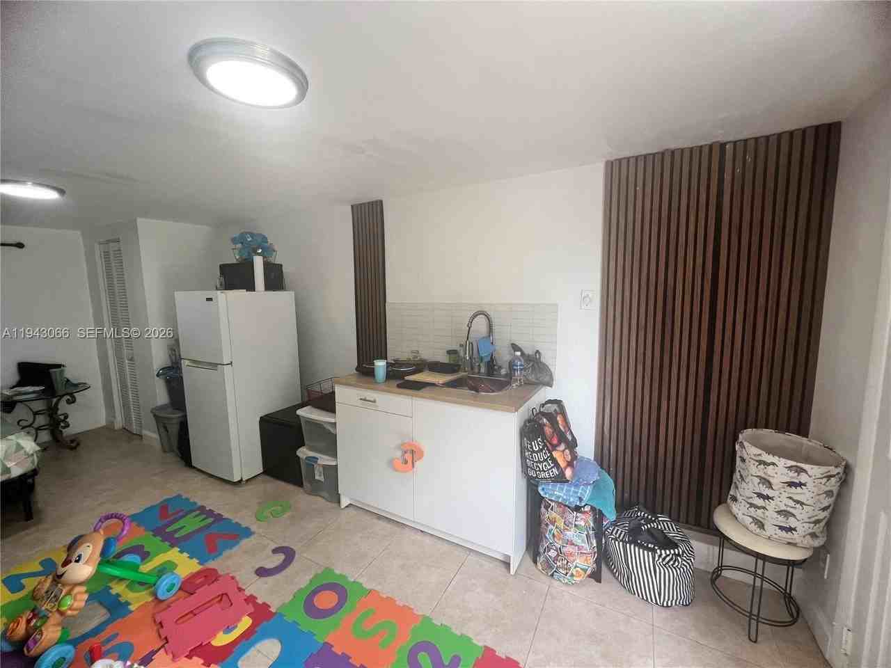 11201 Nw 12th Ave #2 - Photo 7 of 10