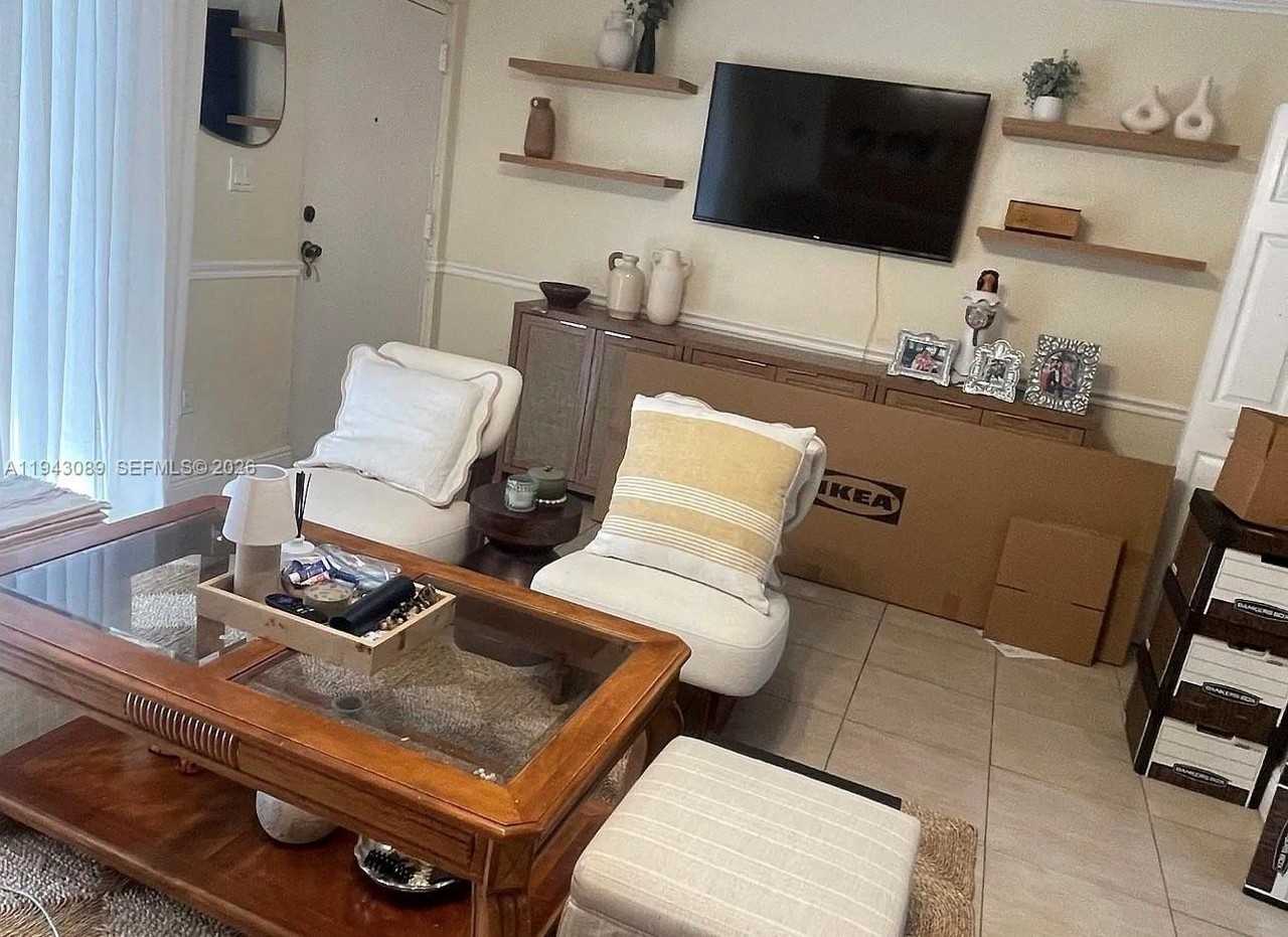 10820 N Kendall Dr #S4 - Photo 7 of 18