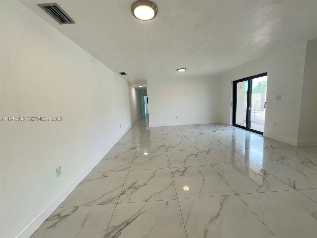 1150 Se 9th Ave #1150 - Photo 3 of 14