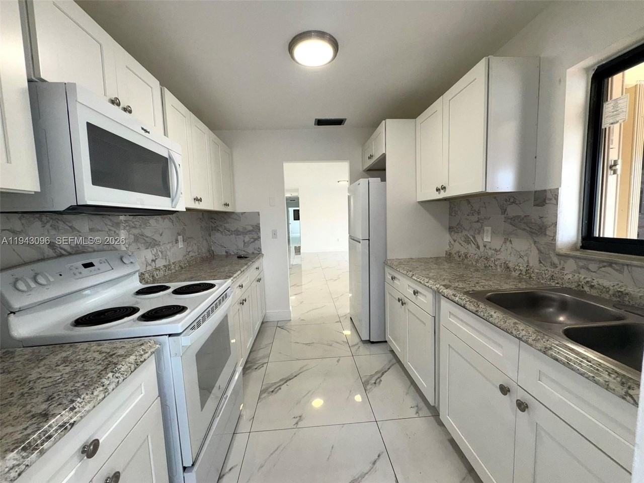 1150 Se 9th Ave #1150 - Photo 4 of 14