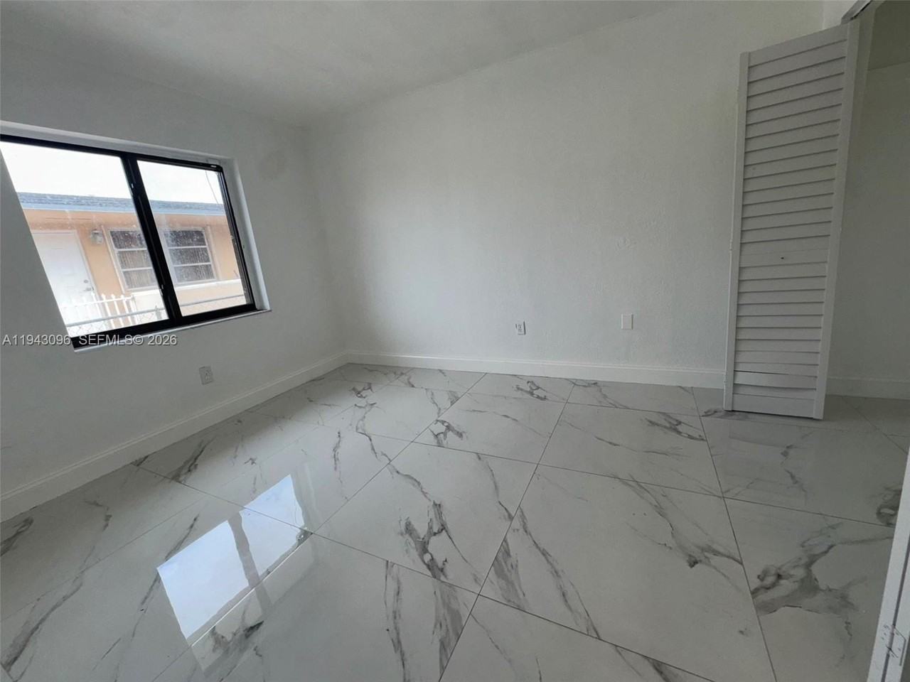 1150 Se 9th Ave #1150 - Photo 6 of 14