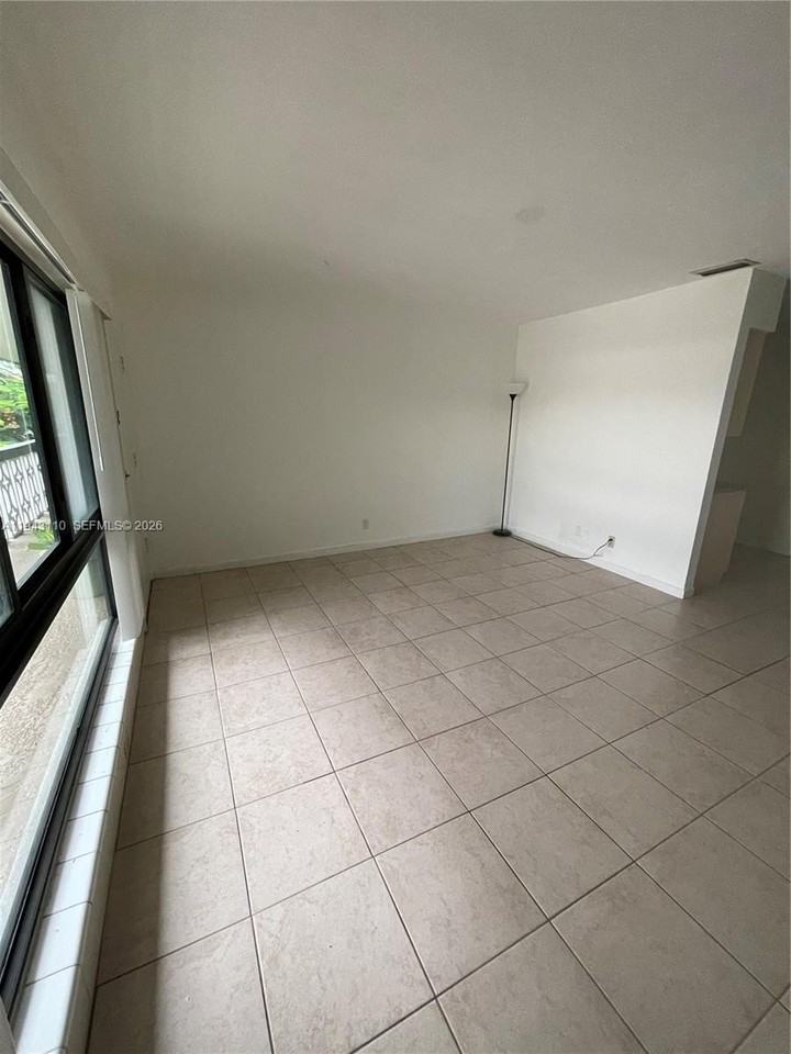 5910 Ne 18th Ave #15