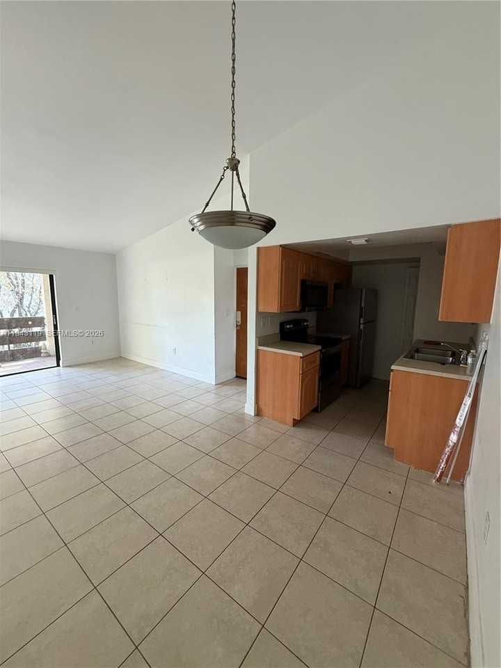 8811 Sw 123rd Ct #202-1 - Photo 3 of 9