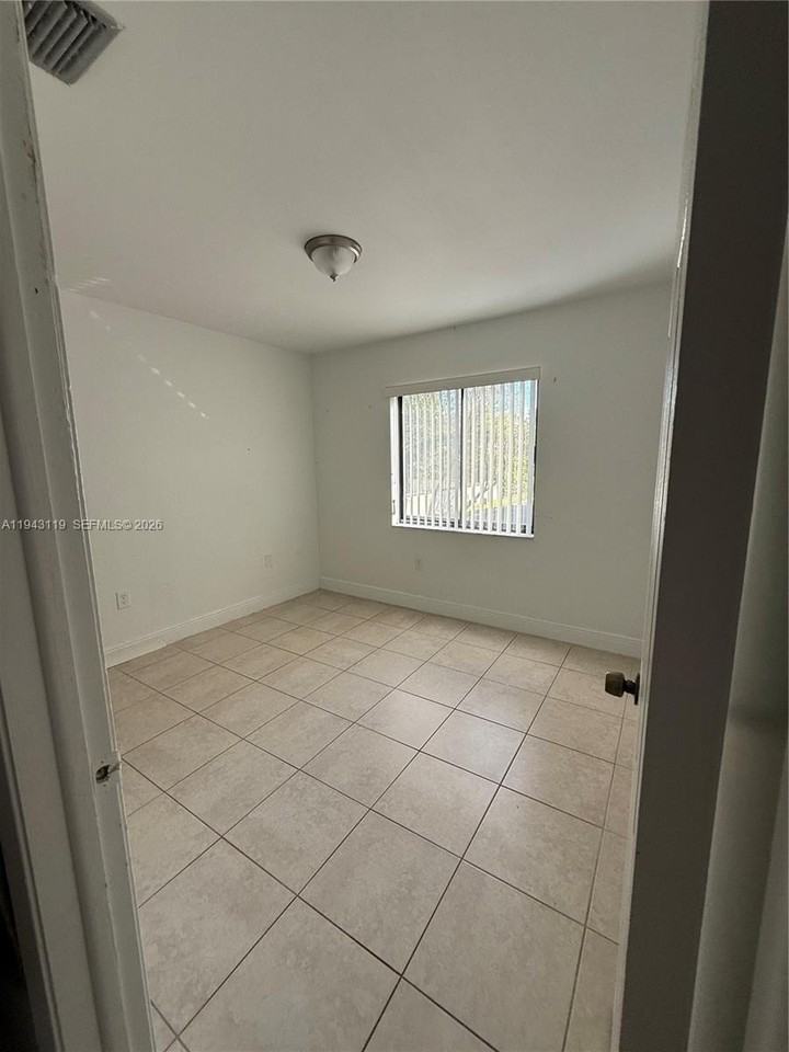 8811 Sw 123rd Ct #202-1 - Photo 6 of 9
