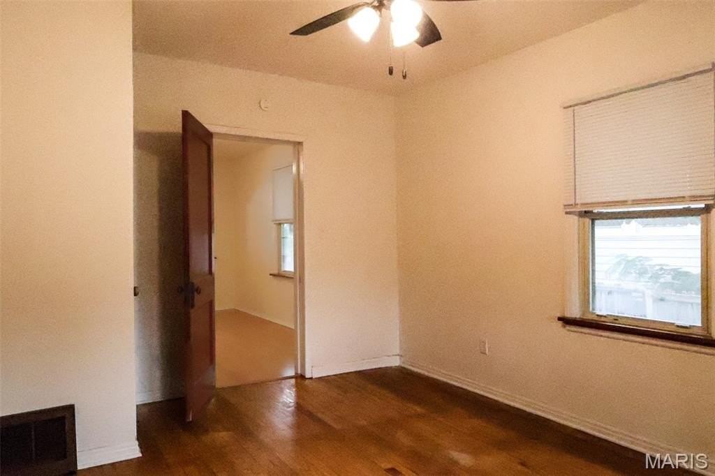 6418 Hoffman Ave - Photo 7 of 19