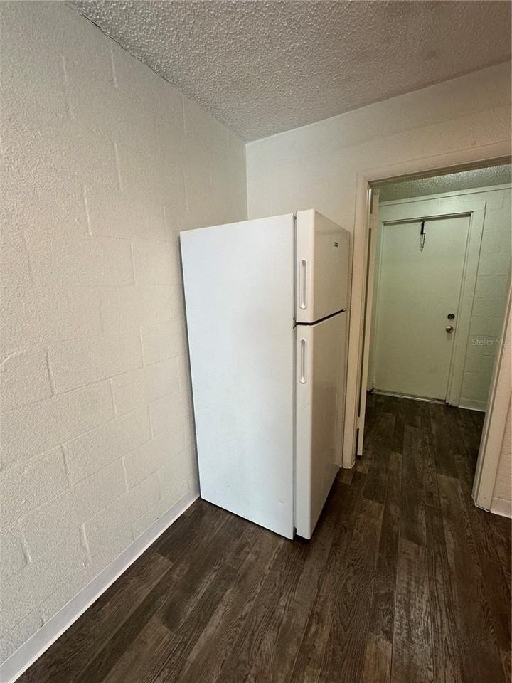 2982 Warfield Dr #B - Photo 6 of 14