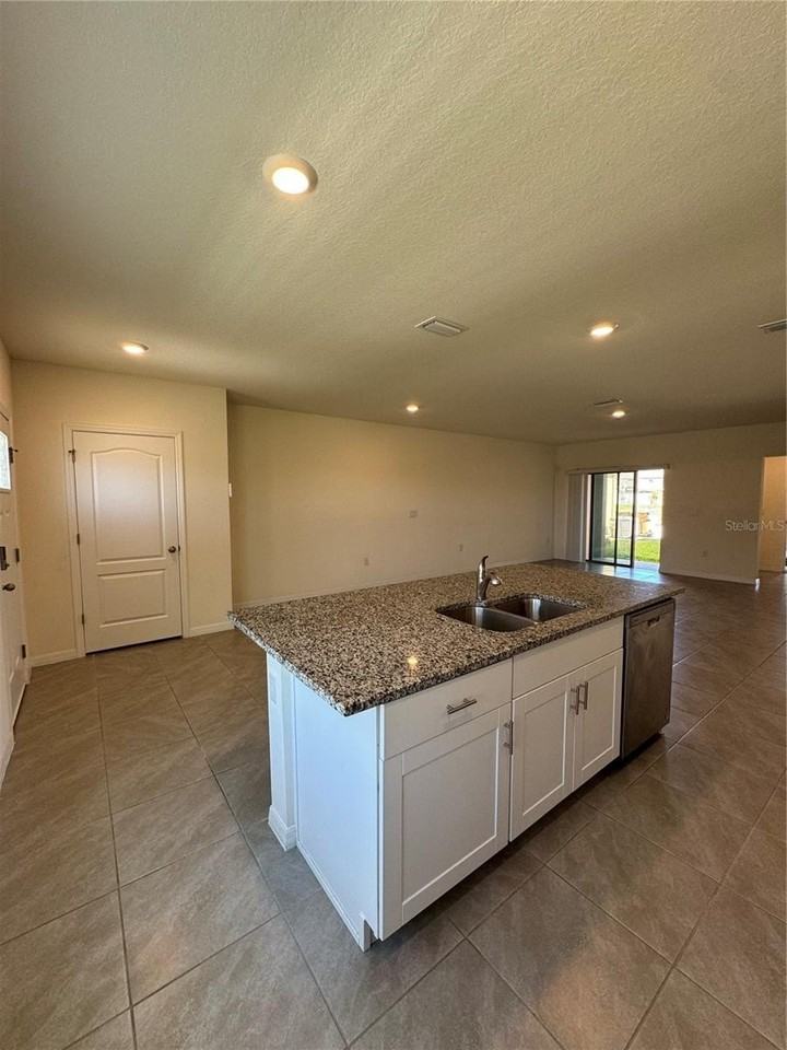 1659 Bitteroot St - Photo 4 of 18