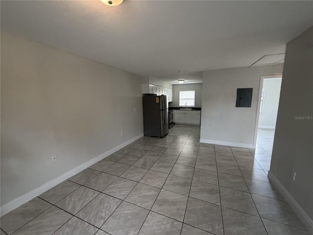 1112 Martin St - Photo 6 of 21