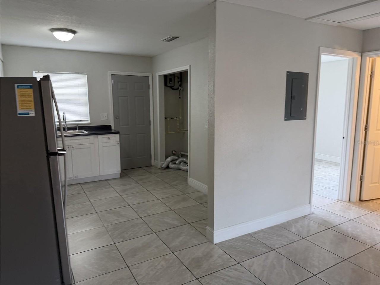 1112 Martin St - Photo 2 of 21