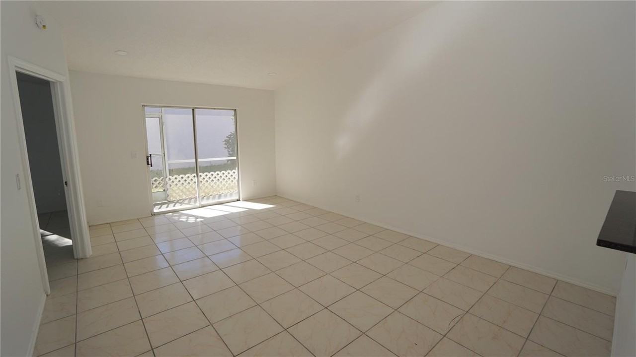 842 Angela Ln - Photo 7 of 17