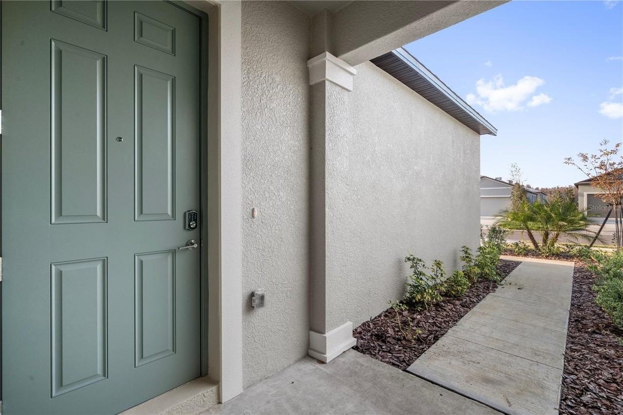 18170 Pleasantview Blvd - Photo 2 of 31