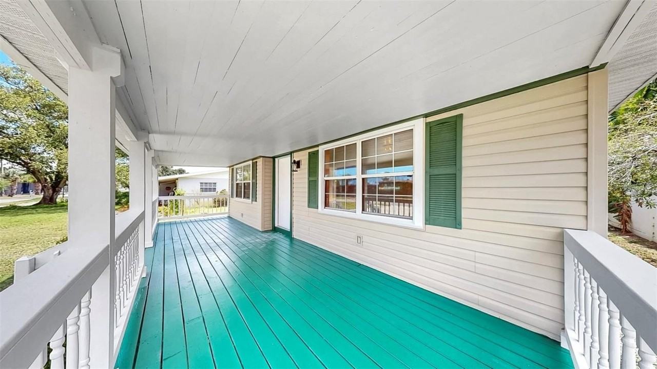 1005 45th St W - Photo 2 of 20