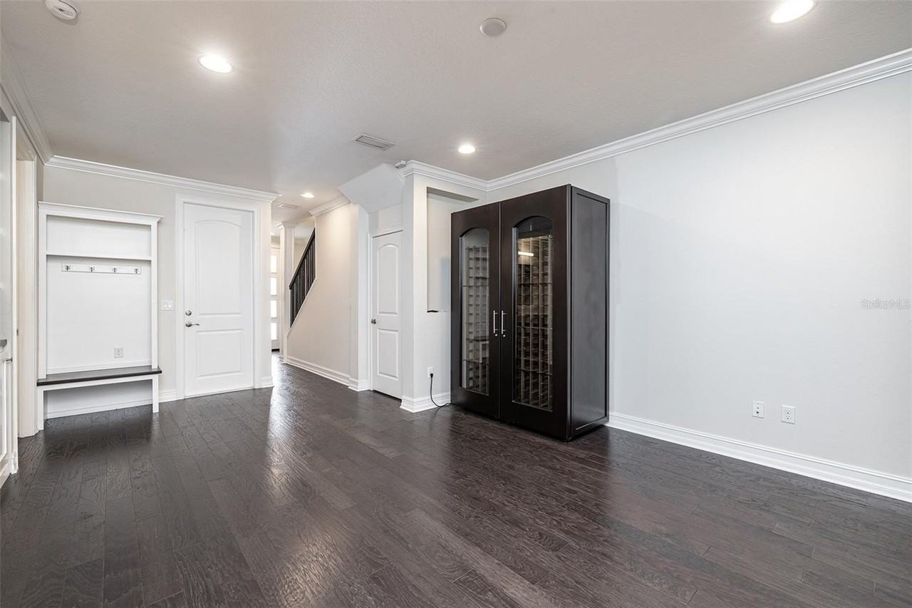 222 S Audubon Ave - Photo 6 of 39