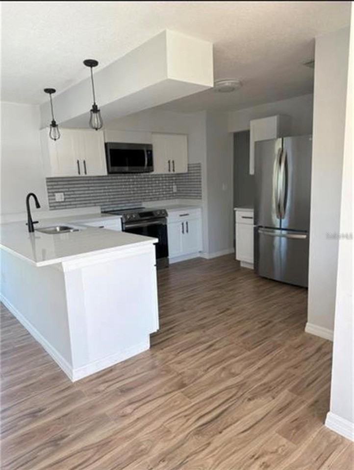 7149 Carmel Ave - Photo 3 of 13