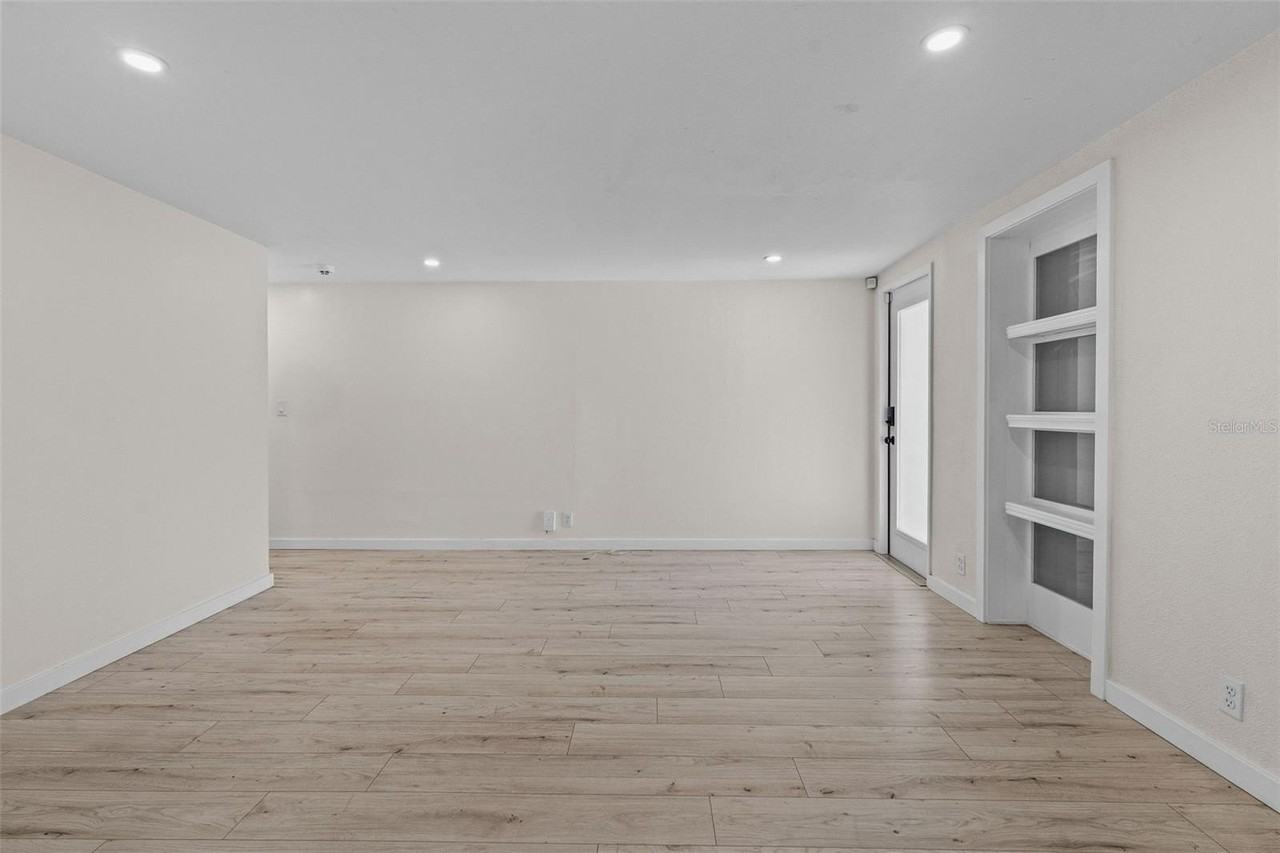 1401 Drew St - Photo 6 of 24