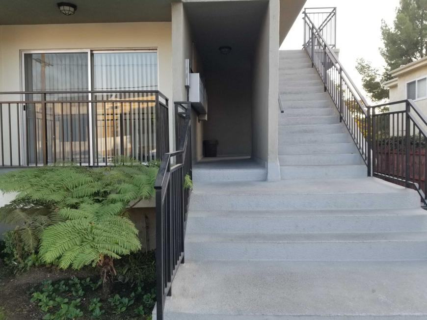 11120 Moorpark St - Photo 3 of 10