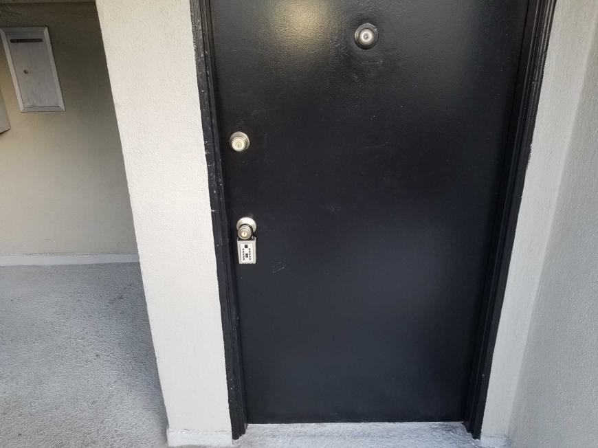 11120 Moorpark St - Photo 5 of 10