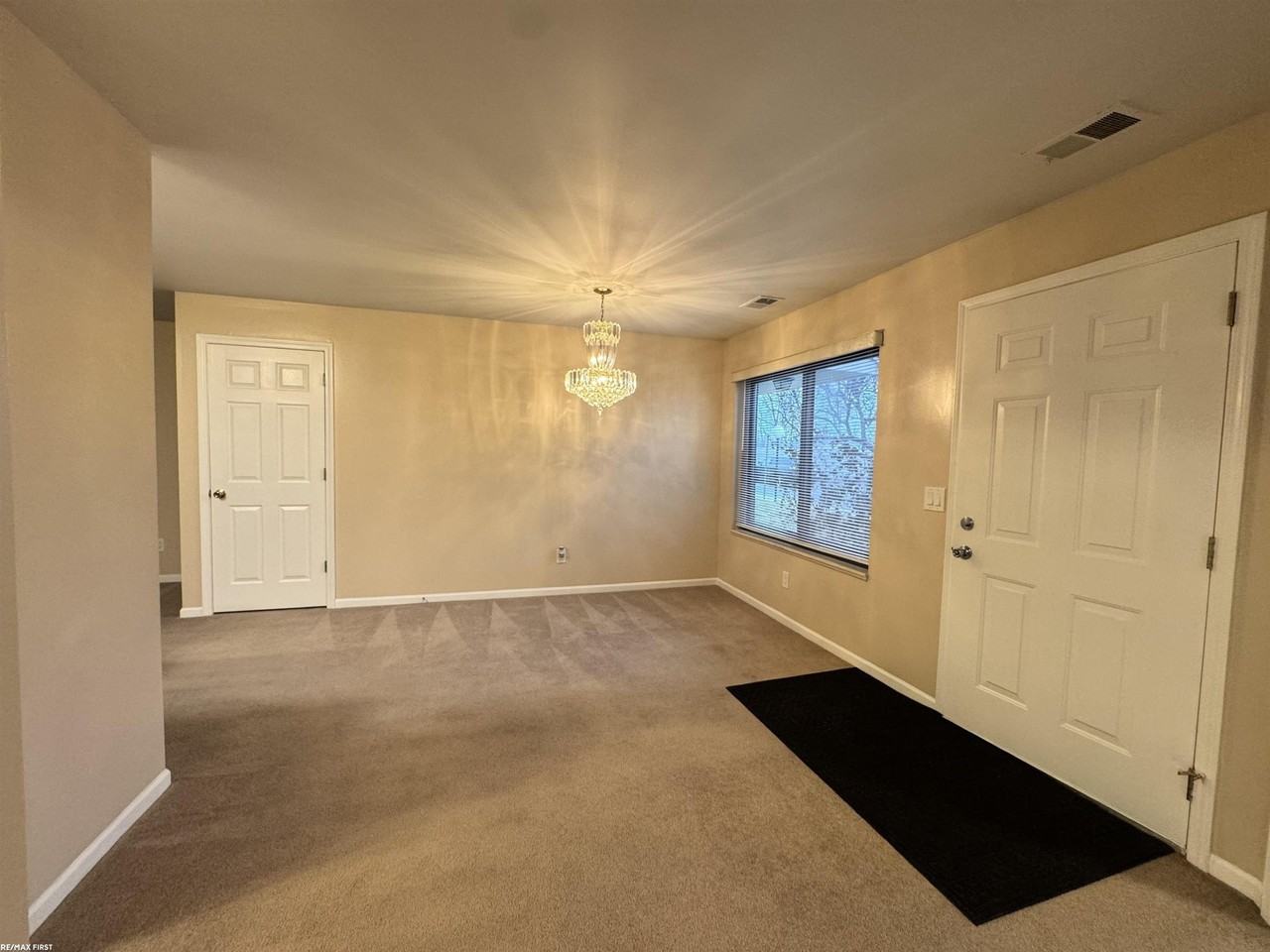 30663 Hidden Pines Ln - Photo 3 of 21