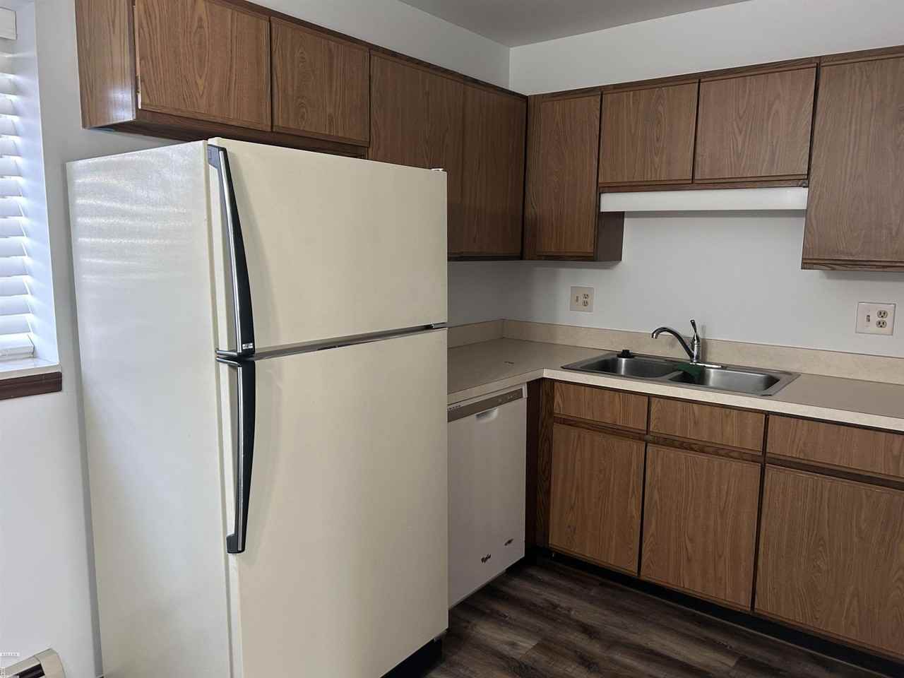 317 Spring St - Photo 5 of 8