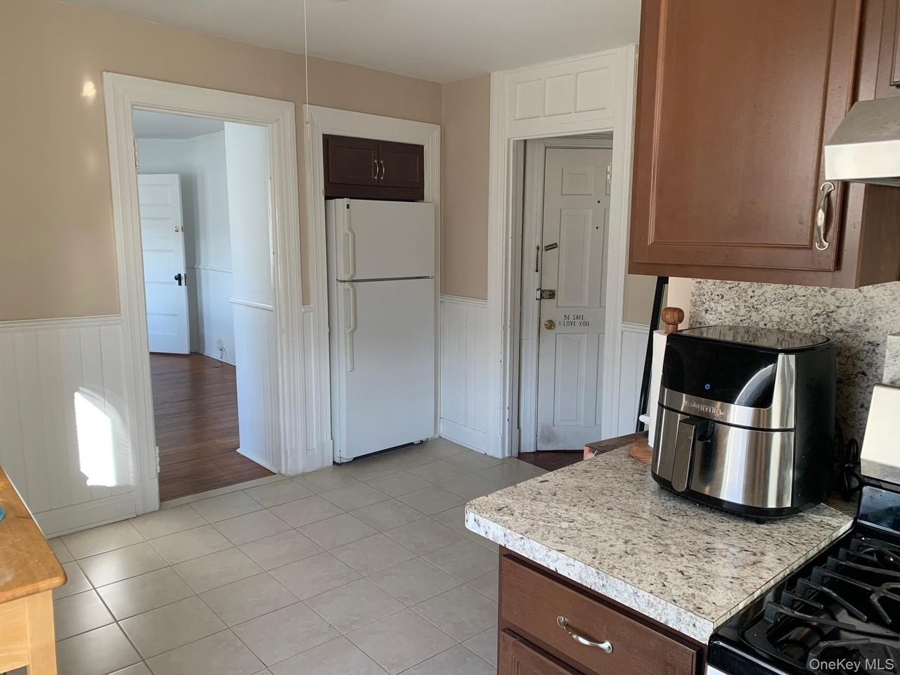 253 Sea Cliff Ave Apt 1 #1 - Photo 2 of 7