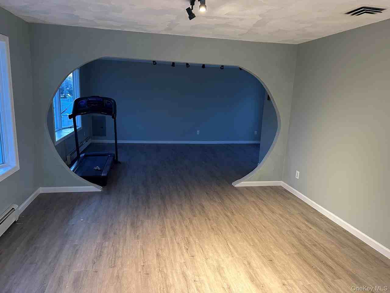 136 Cary Pl - Photo 3 of 8