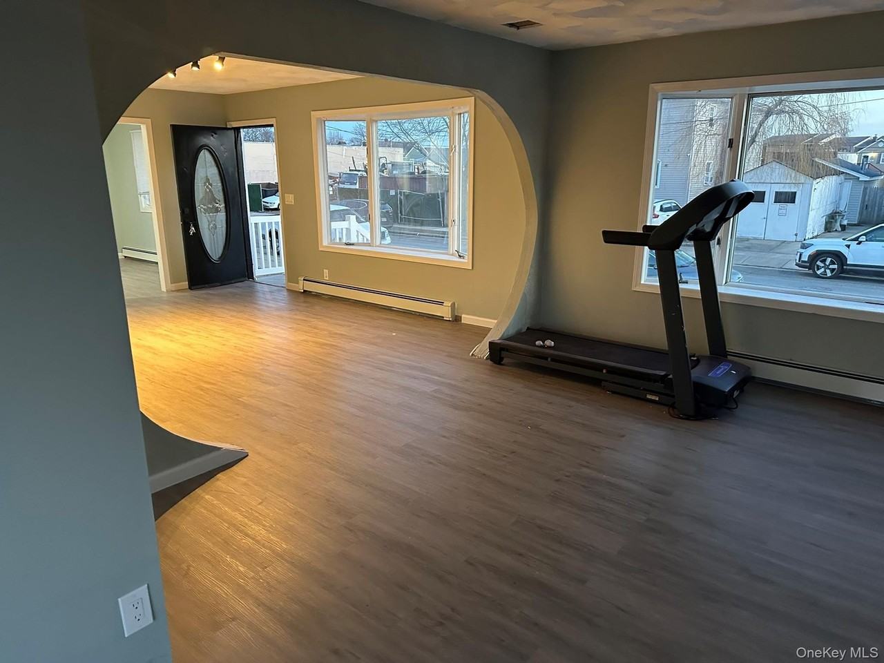 136 Cary Pl - Photo 4 of 8