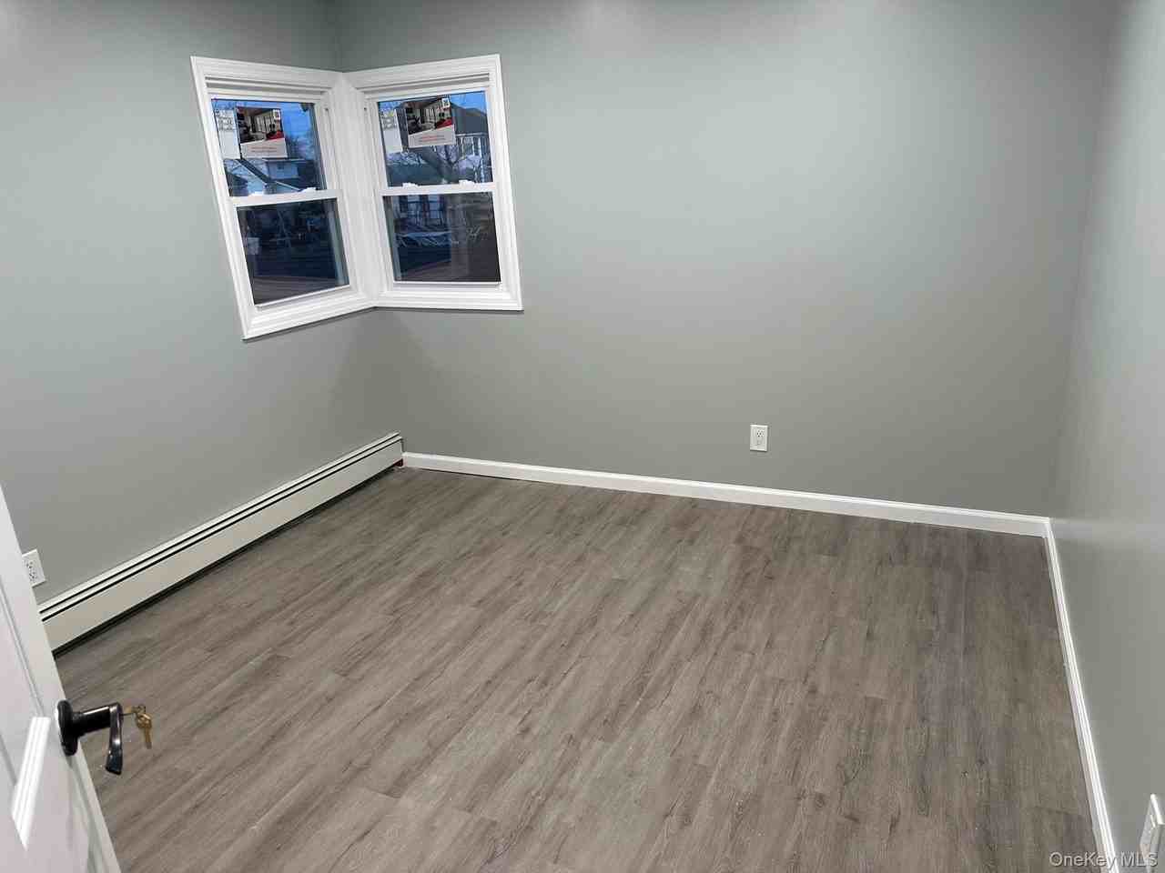 136 Cary Pl - Photo 5 of 8