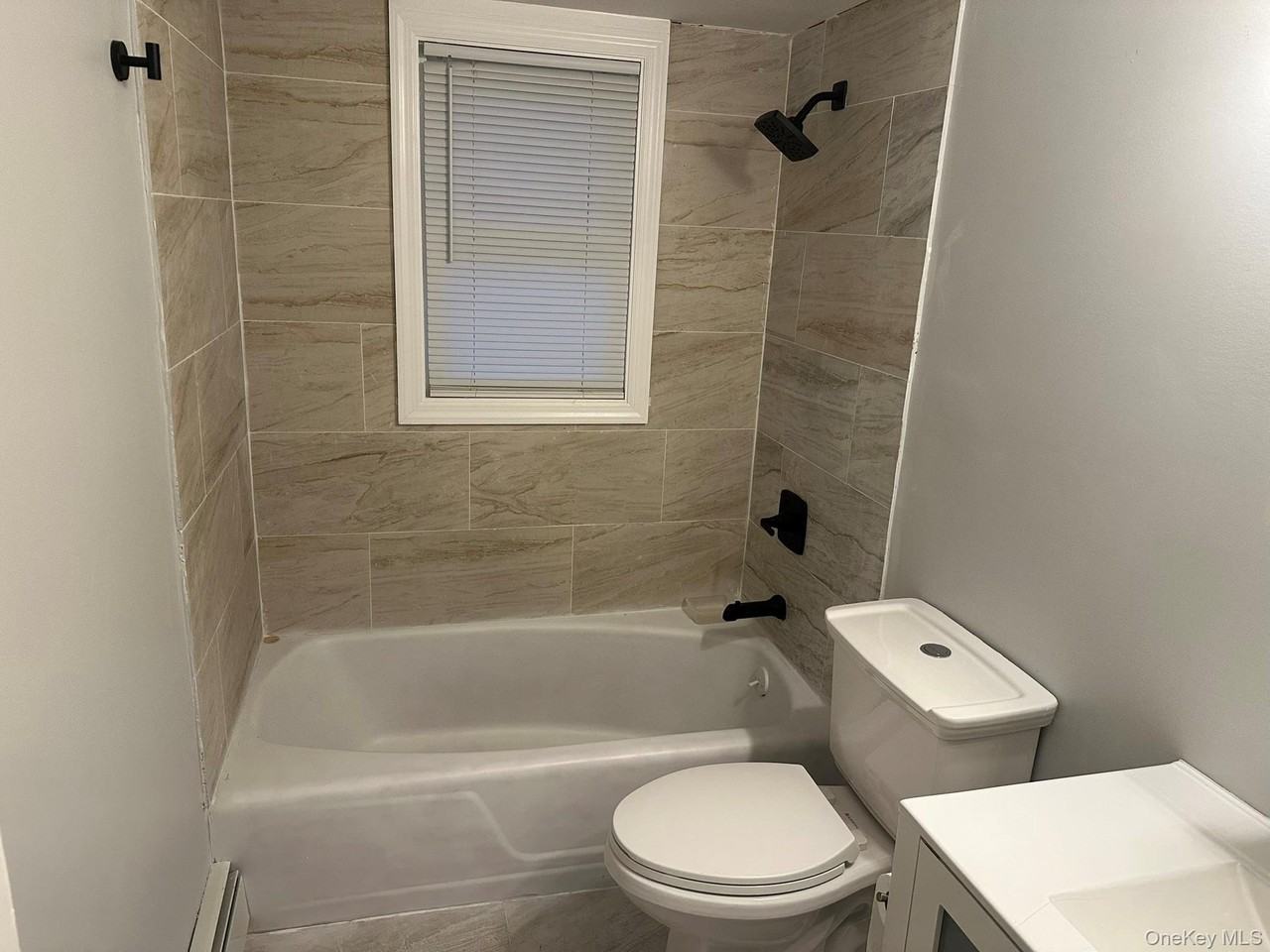 136 Cary Pl - Photo 7 of 8