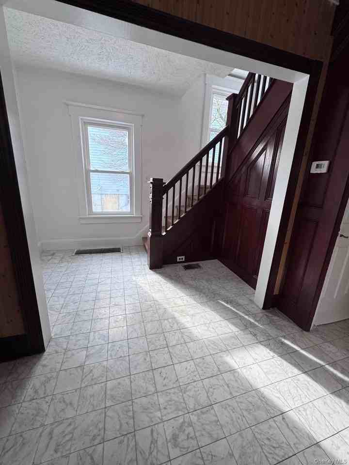 709 Tower Ave - Photo 6 of 39