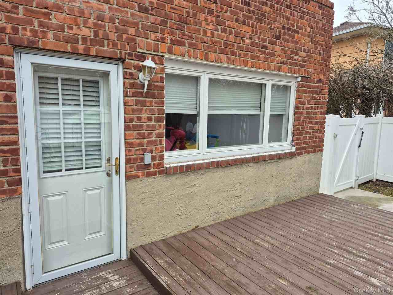 979 Mark Dr 1st Fl #1stFL - Photo 4 of 19